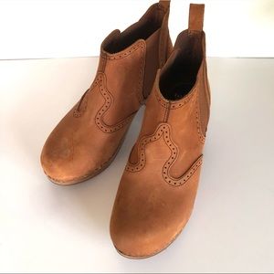 TWO DAY SALE Swedish Hasbeens Nubuck Leather Ankle Booties